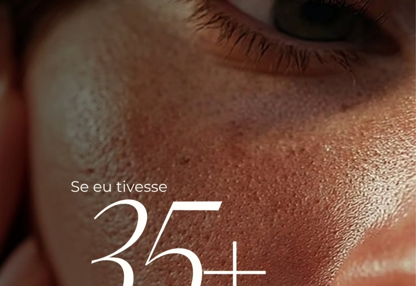 Detalhe aproximado da textura da pele, sem rosto visível.